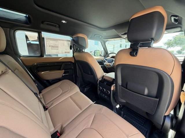 New 2026 Carpathian Grey Land Rover X-Dynamic SE image 17