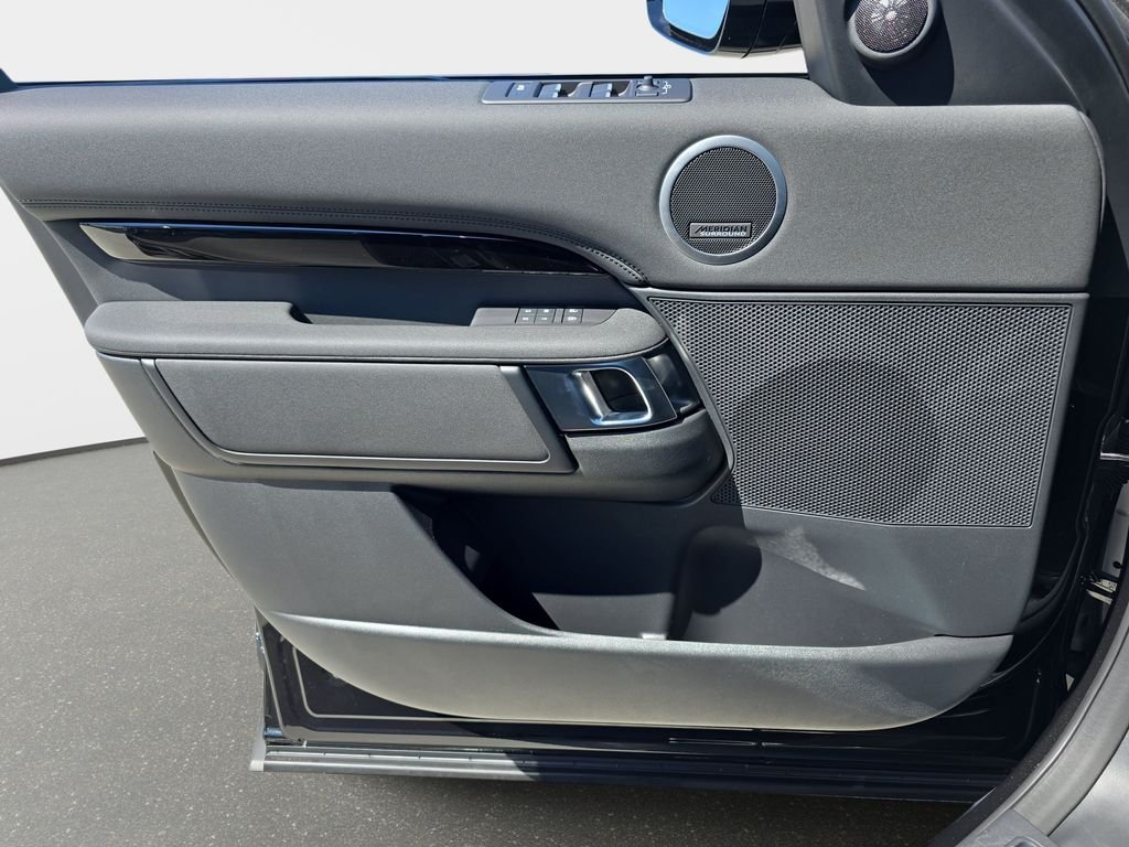 New 2026 Santorini Black Land Rover S image 29