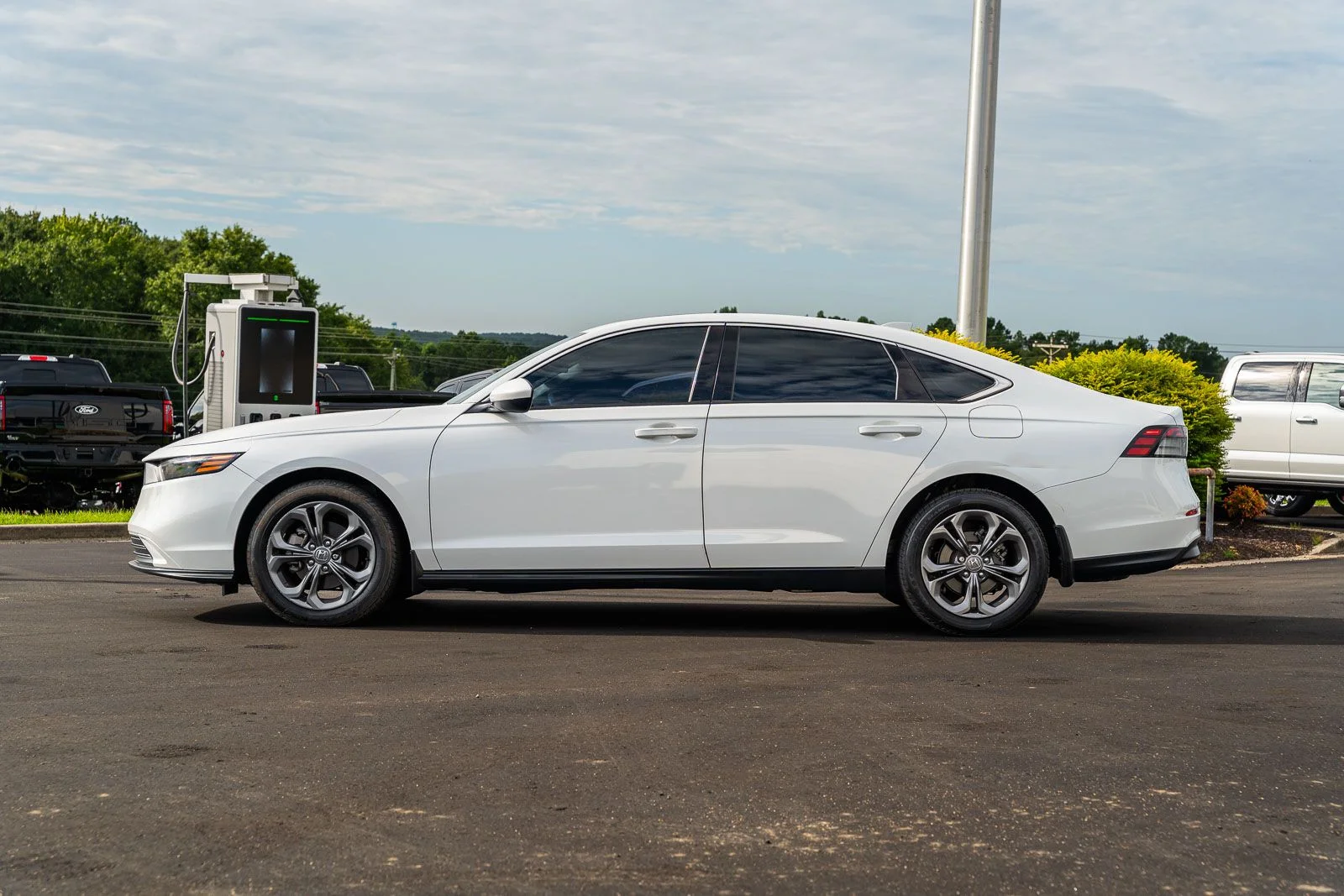 Used 2024  Honda EX image 3