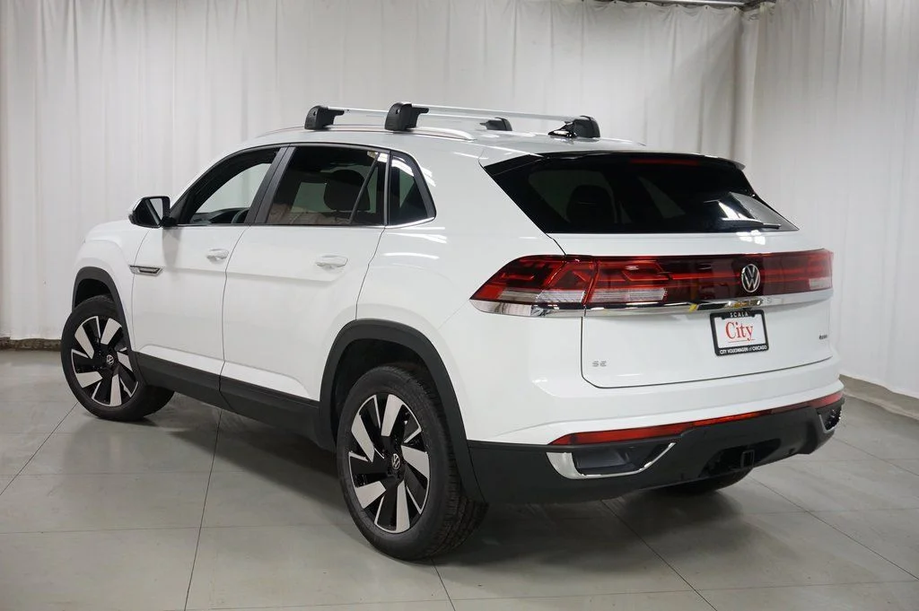 New 2026 White Volkswagen SE w/Technology image 7