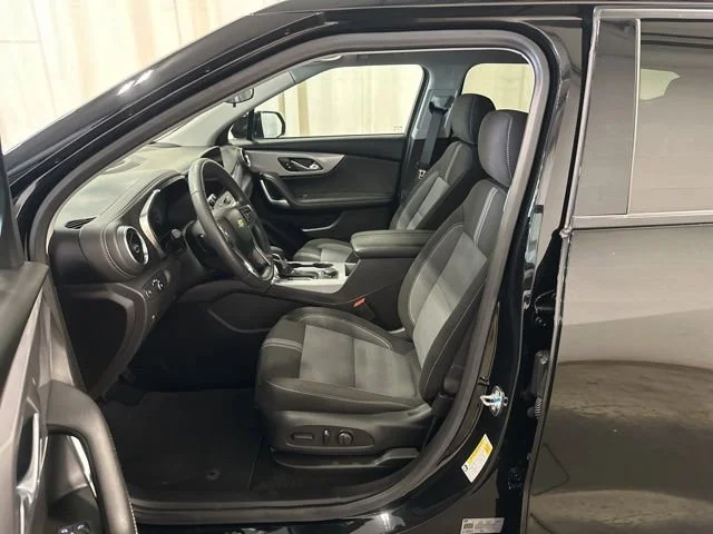 Used 2024 Black Chevrolet 2LT image 7