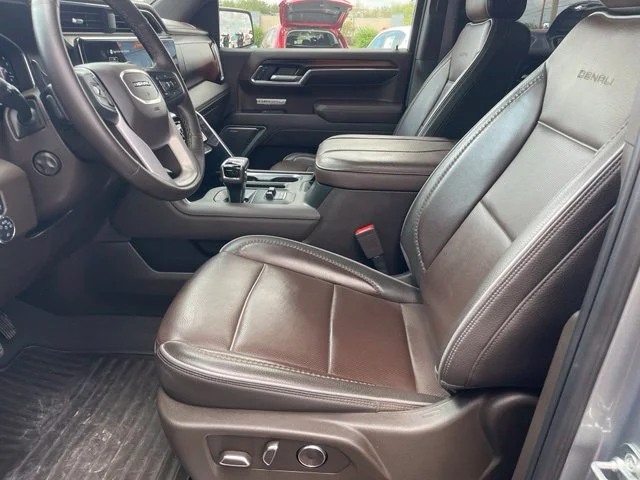 Used 2025 Silver GMC Denali image 10