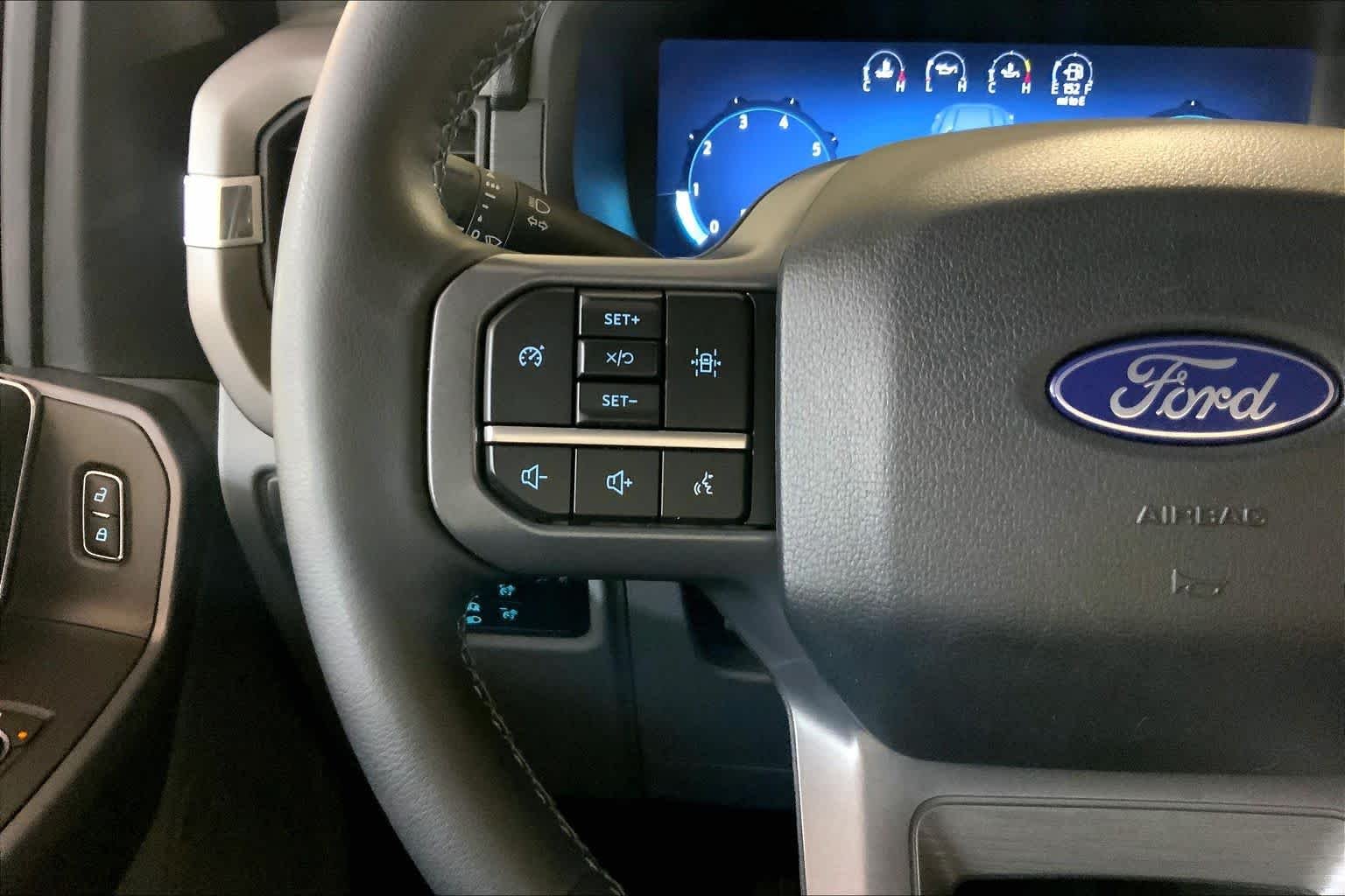 Used 2025 Rapid Red Metallic Tinted Clearcoat Ford XLT image 34