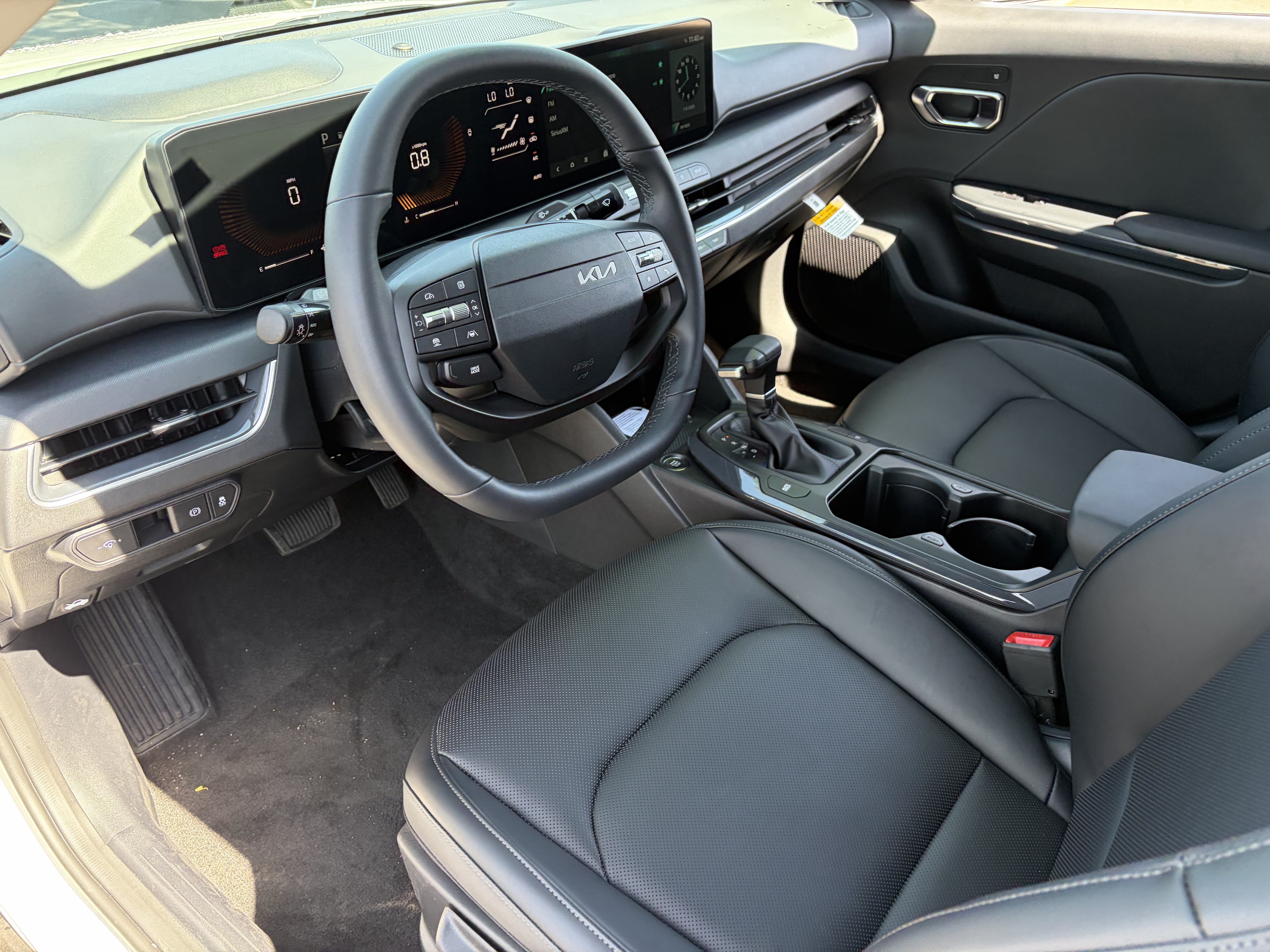 New 2026 Snow White Pearl Kia EX image 16