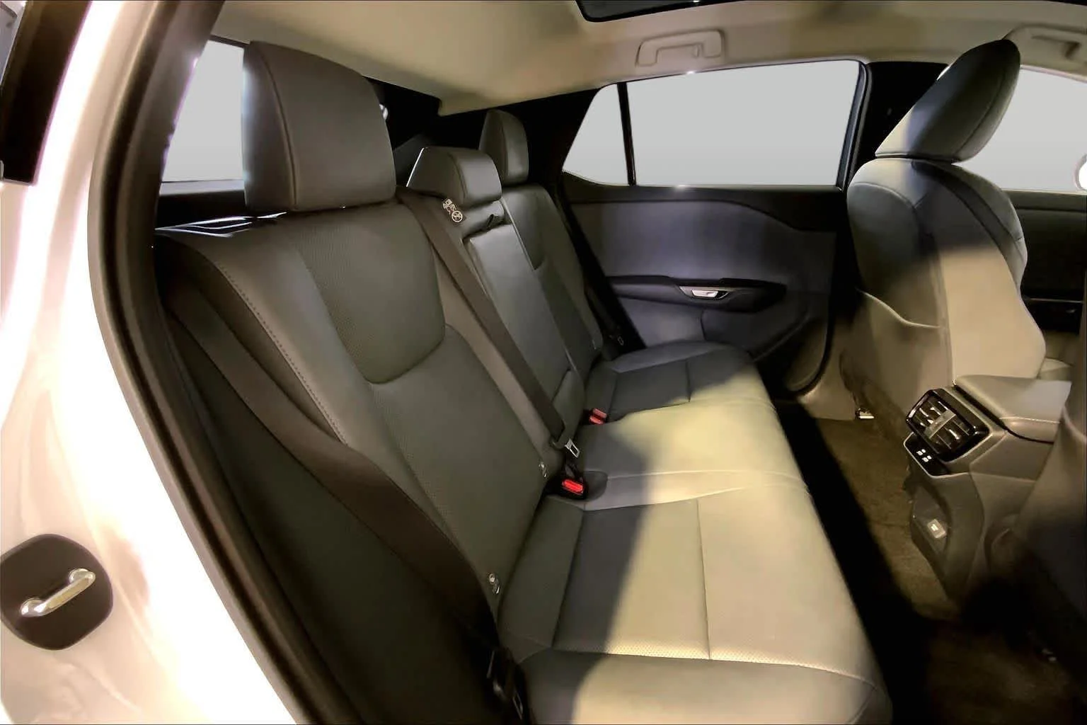 Used 2025 Eminent White Pearl Lexus Premium image 19
