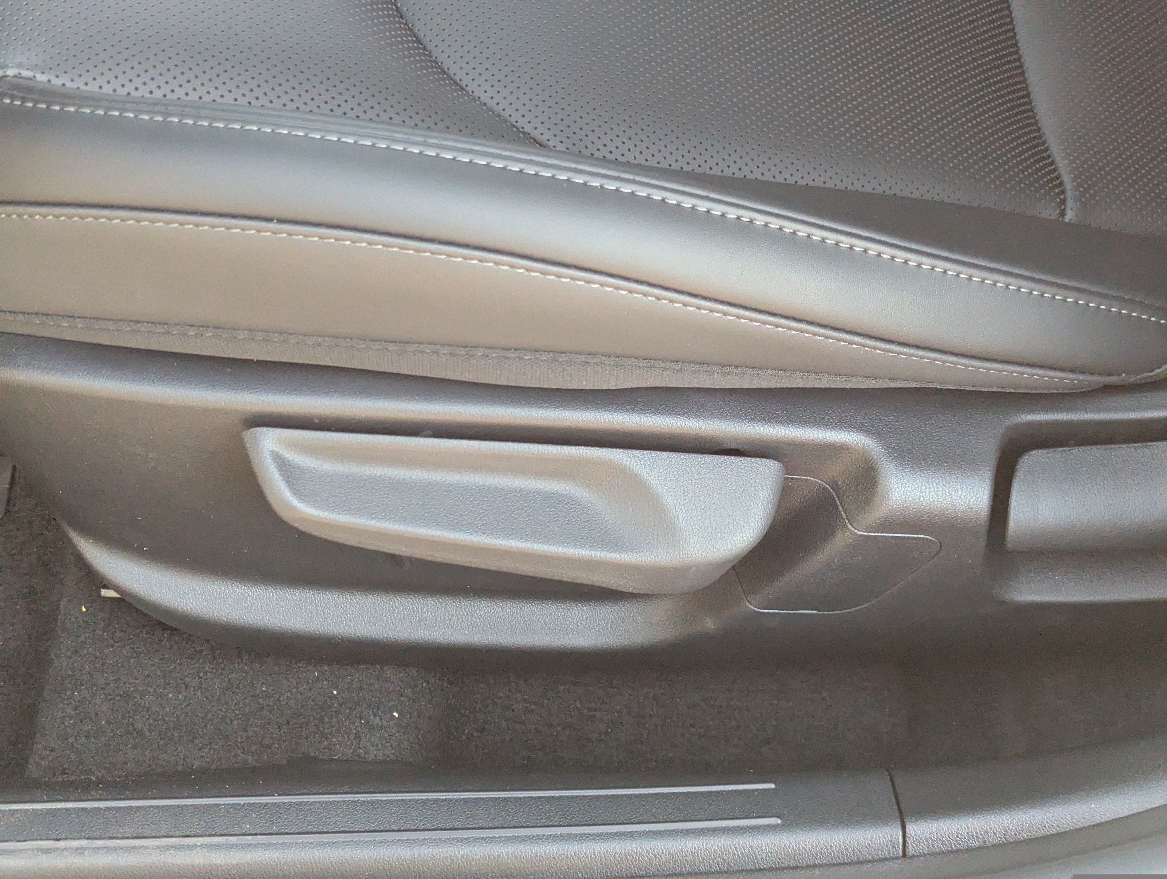 New 2026 Interstellar Gray Kia EX image 18