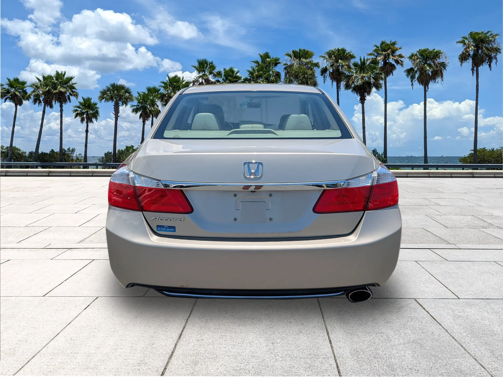 Used 2015 Champagne Frost Pearl Honda LX image 8