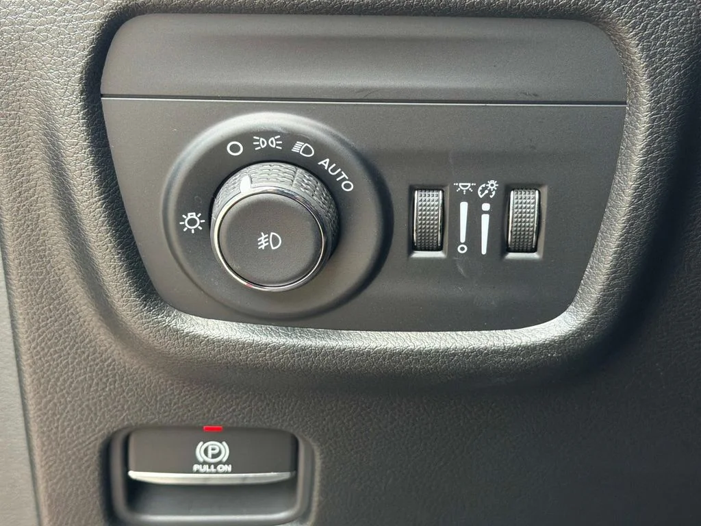 Used 2025 Red Jeep Limited image 34