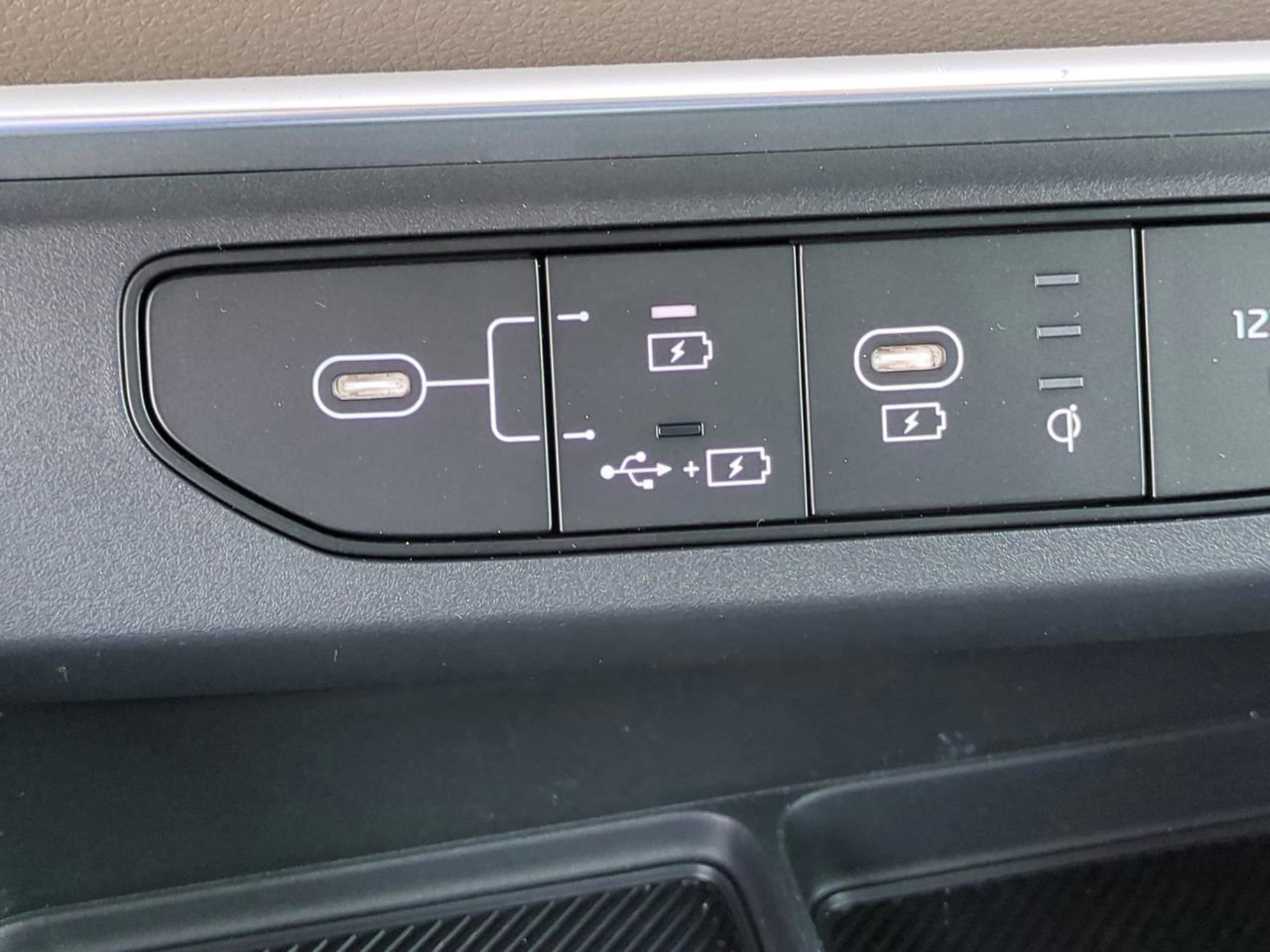 New 2026 Deep Chroma Blue Kia EX image 28