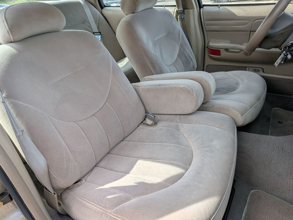 Used 1999 Light Prairie Tan Clearcoat Metallic Ford Base image 27