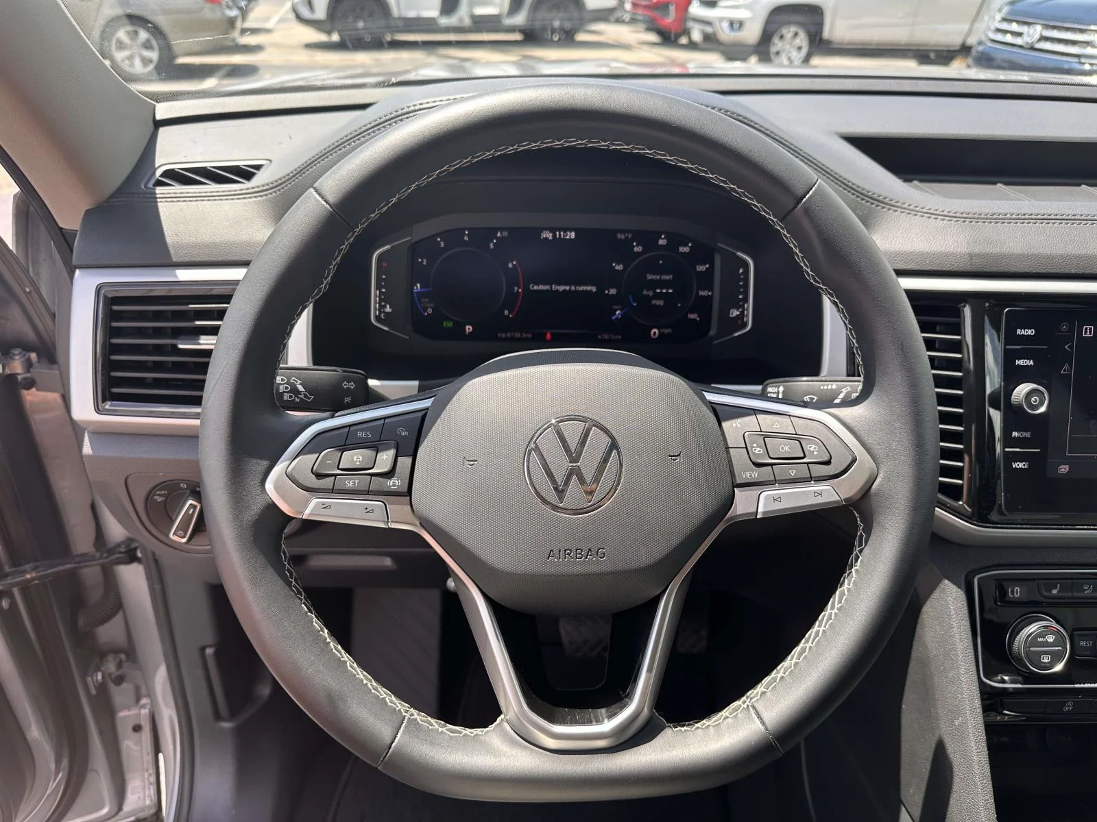 Used 2023 Silver Volkswagen 3.6L V6 SE w/Technology image 15