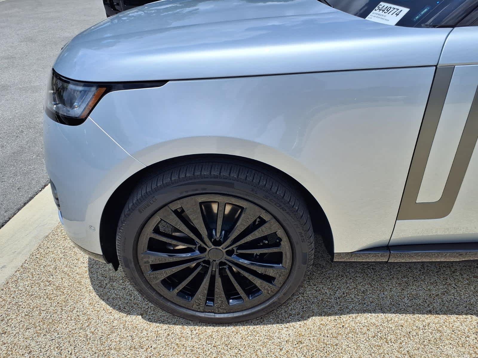 2025 Land Rover Range Rover SE - Photo 9
