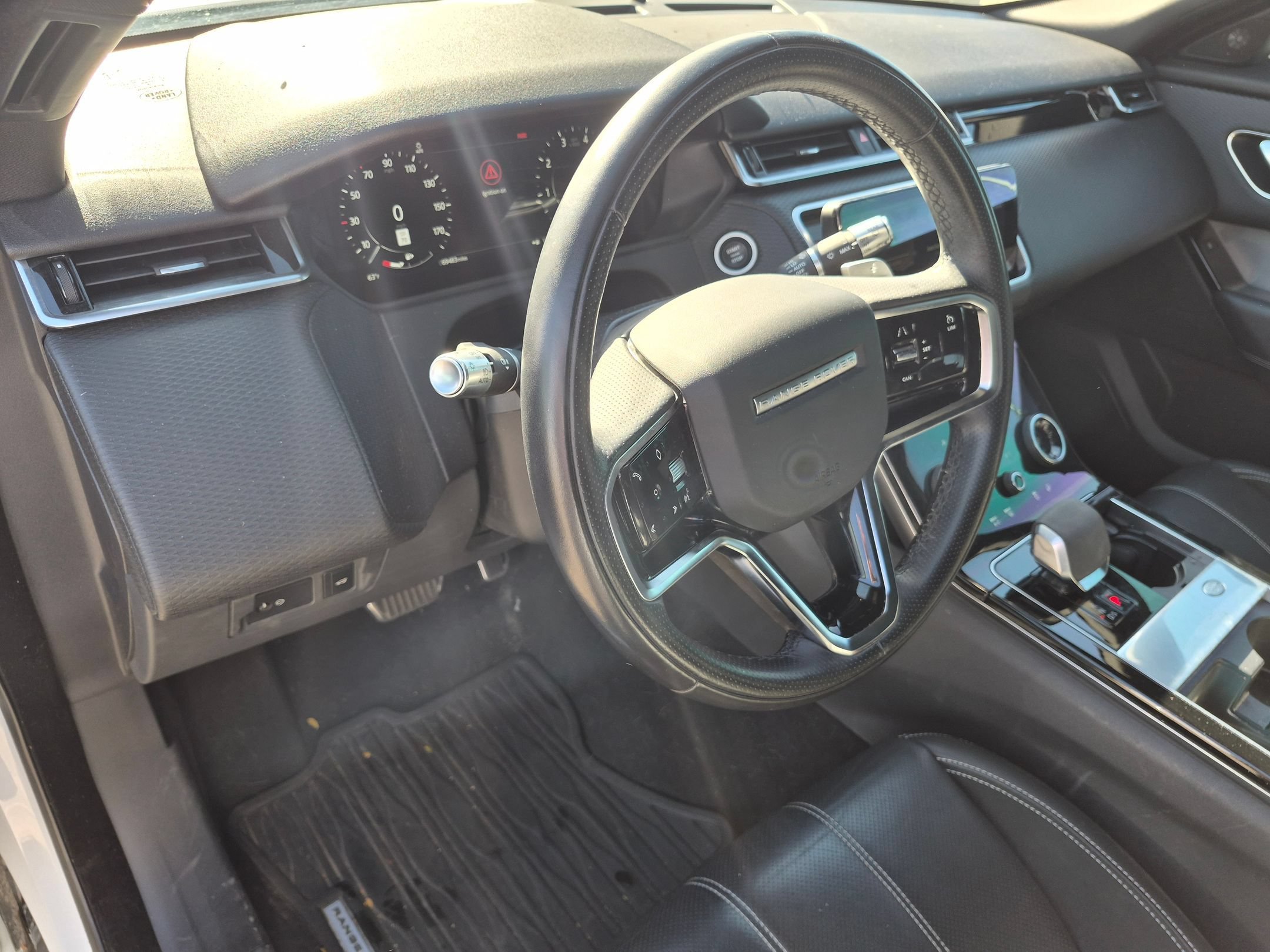 Used 2021 White Land Rover R-Dynamic S image 14