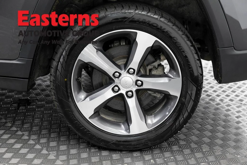 Used 2023 Gray Jeep 4xe image 36