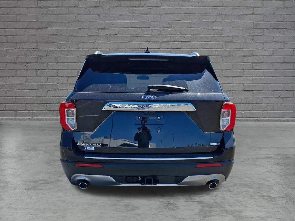 Used 2020 Black Ford Limited image 39