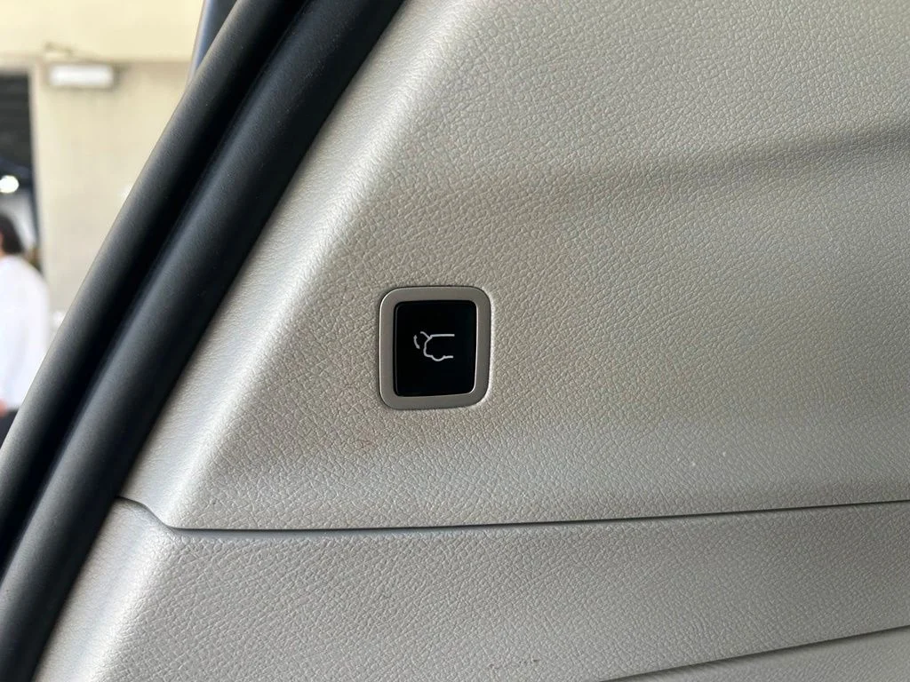 Used 2024 Black Chrysler Touring L image 32