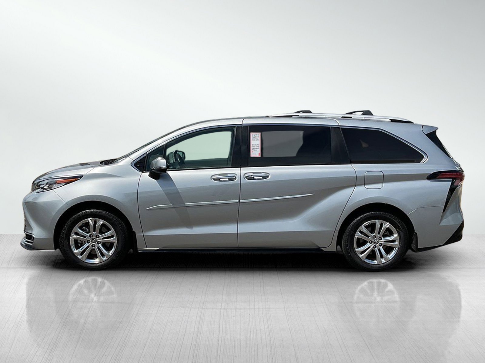 Used 2022 Toyota Sienna Platinum with VIN 5TDESKFC4NS060753 for sale in Brainerd, Minnesota
