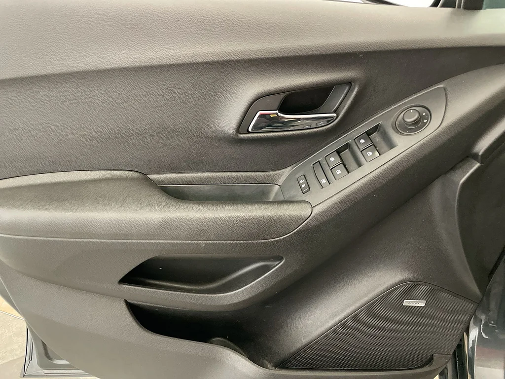 Used 2019 Nightfall Gray Metallic Chevrolet Premier image 22