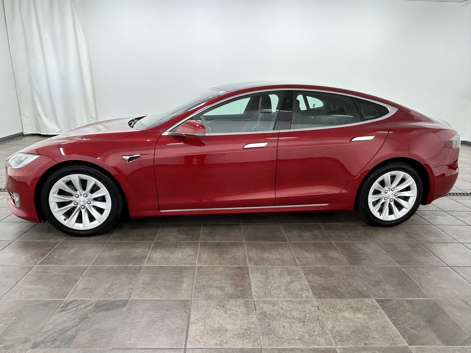 Used 2017 Tesla Model S 75D with VIN 5YJSA1E28HF209568 for sale in Elmhurst, IL