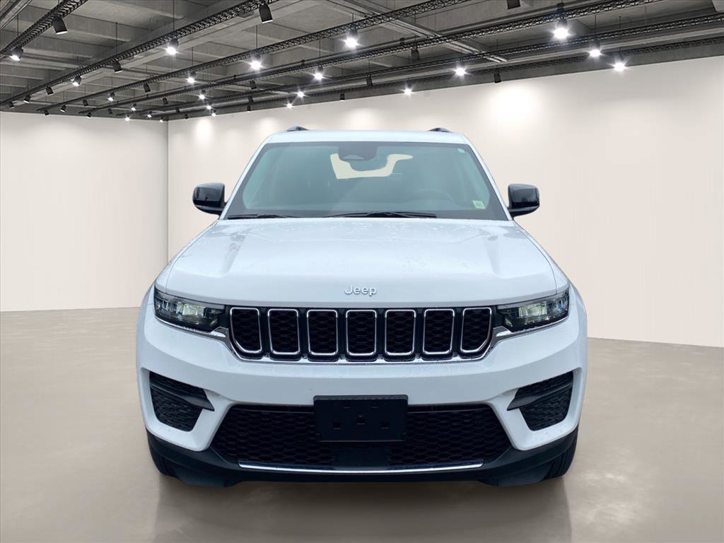 Used 2023 Bright White Clearcoat Jeep Laredo image 2