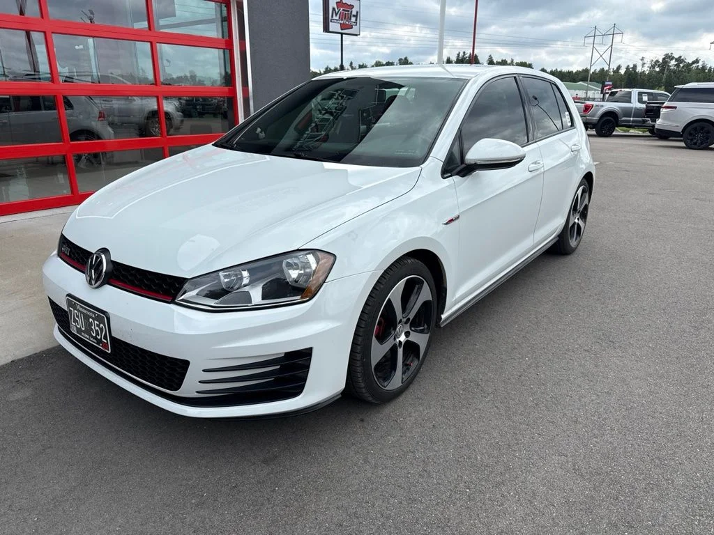 Used 2017  Volkswagen S image 2