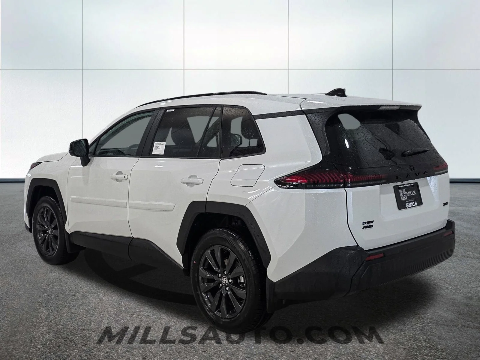 New 2026 Wind Chill Pearl <sup>1</sup> Toyota  XLE Premium image 4