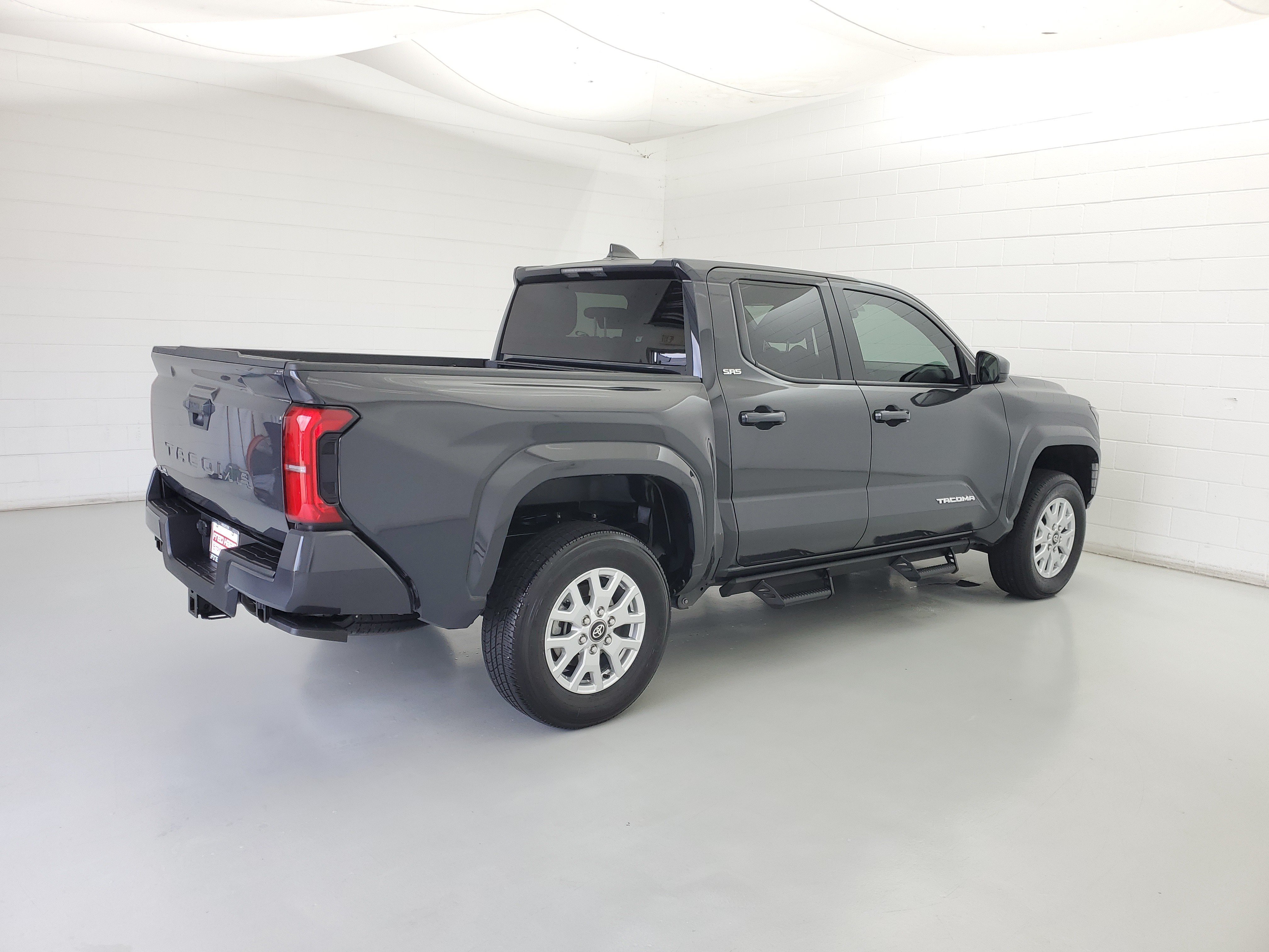 Used 2025 Underground Toyota SR5 image 5
