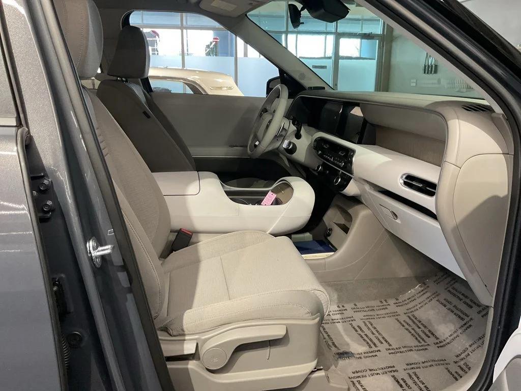 New 2026 Gray Hyundai SE image 26