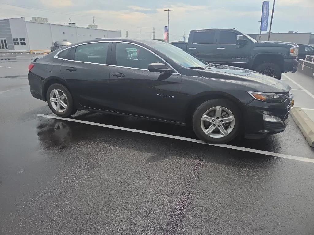 Used 2022 Black Chevrolet LS image 10