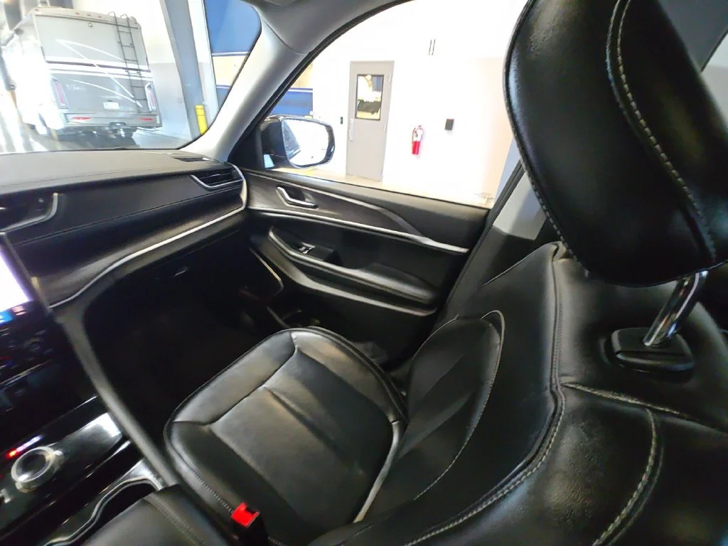 Used 2022 White Jeep Limited image 36