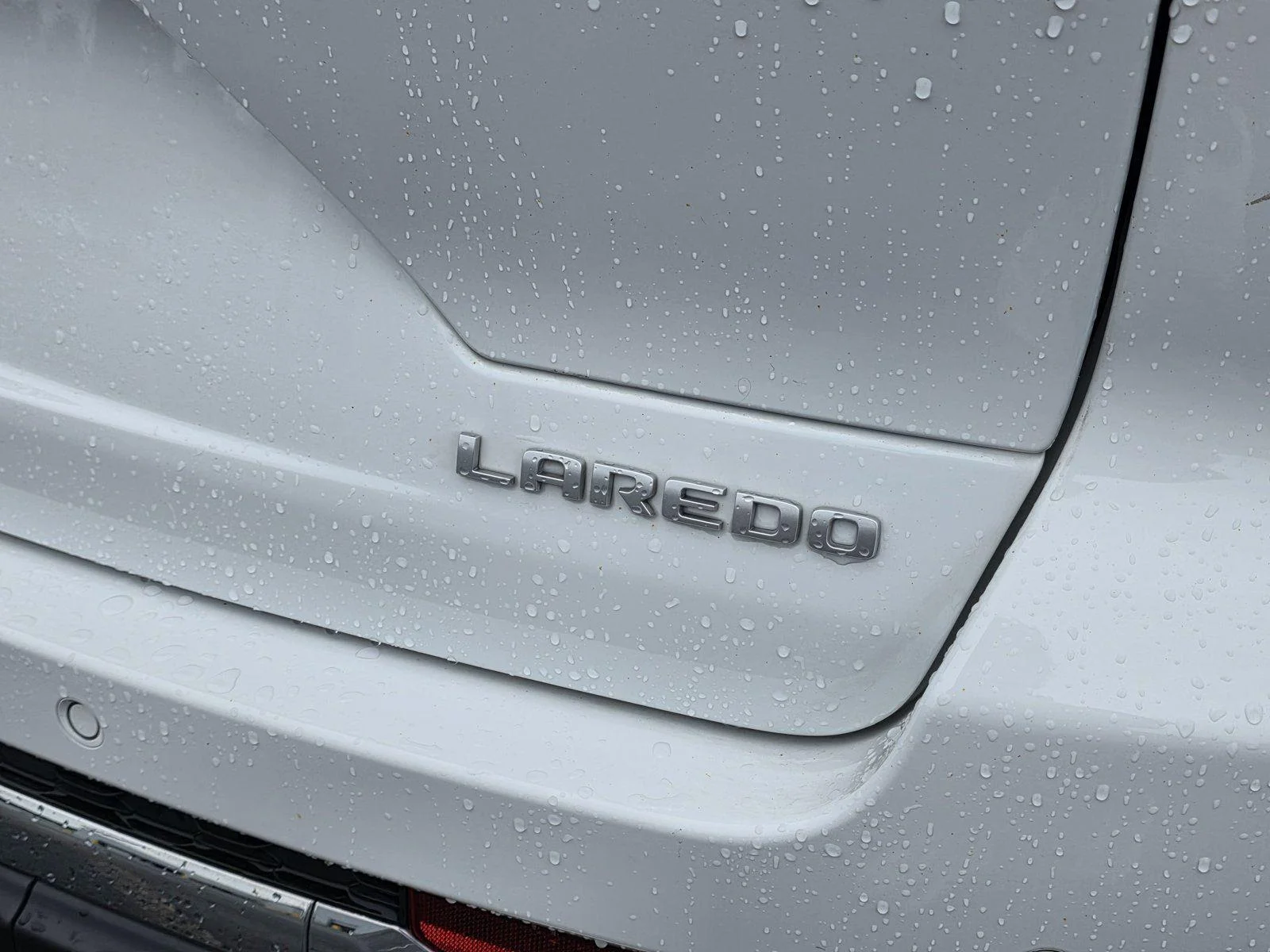 Used 2025 Bright White Clearcoat Jeep Laredo X image 36