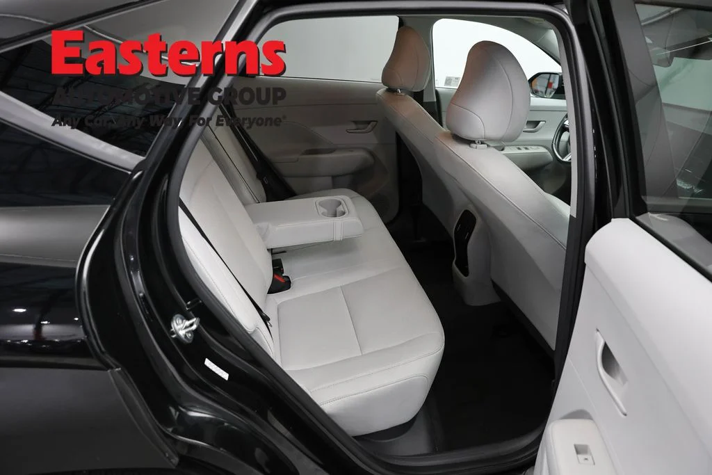 Used 2024 Black Hyundai SEL image 21