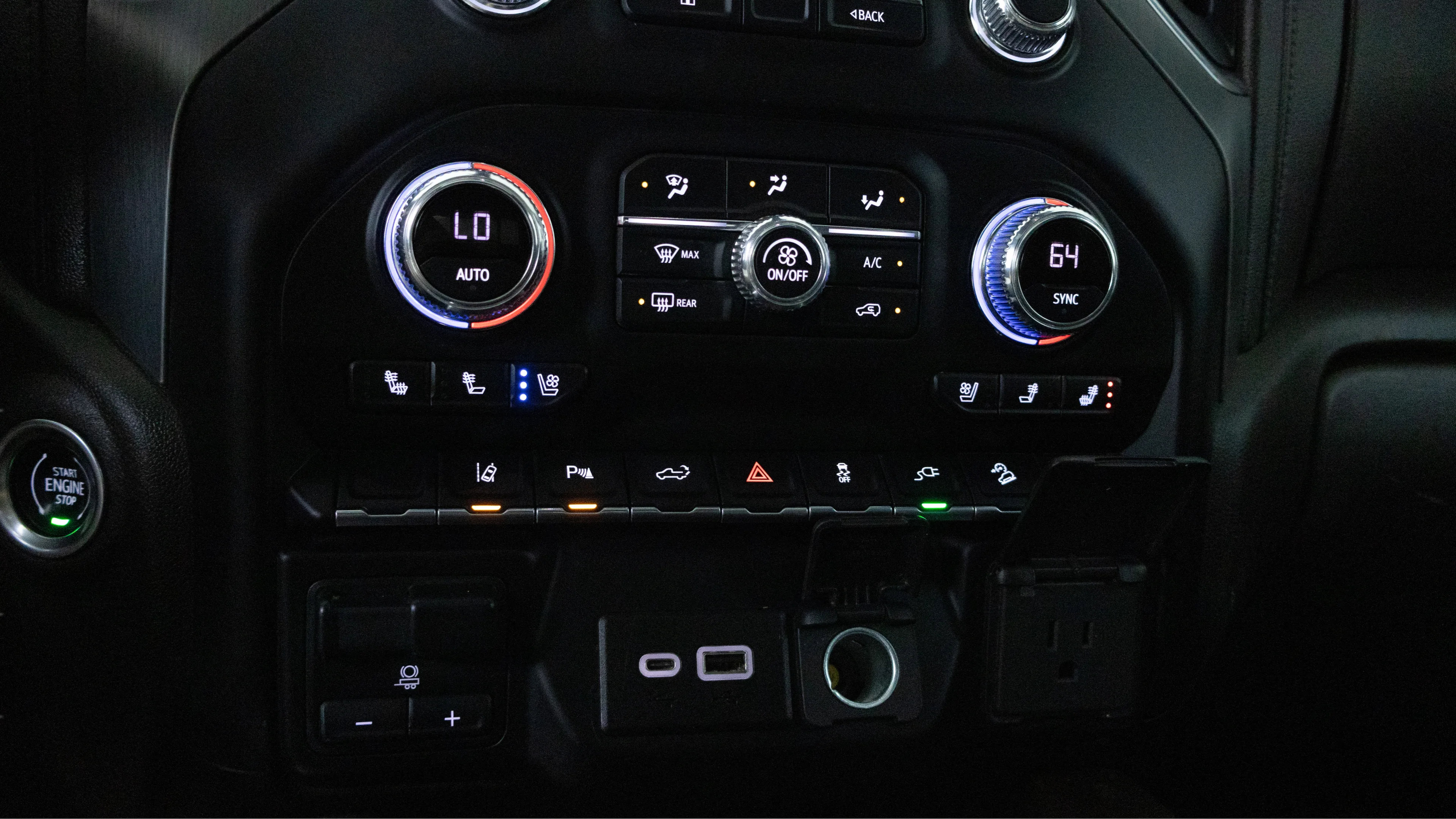 Used 2021 White Frost Tricoat GMC Denali image 14