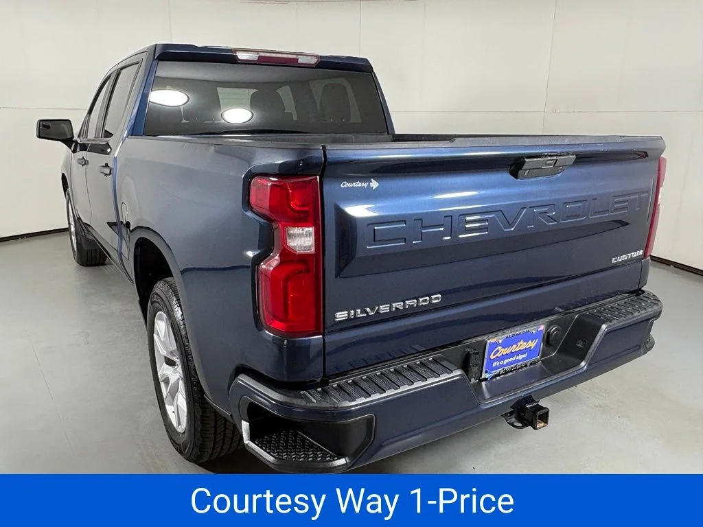 Used 2020 Blue Chevrolet Custom image 9