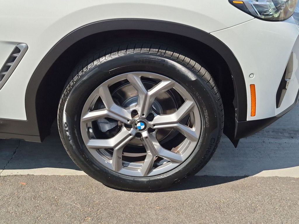 Used 2024 White BMW xDrive30i image 30
