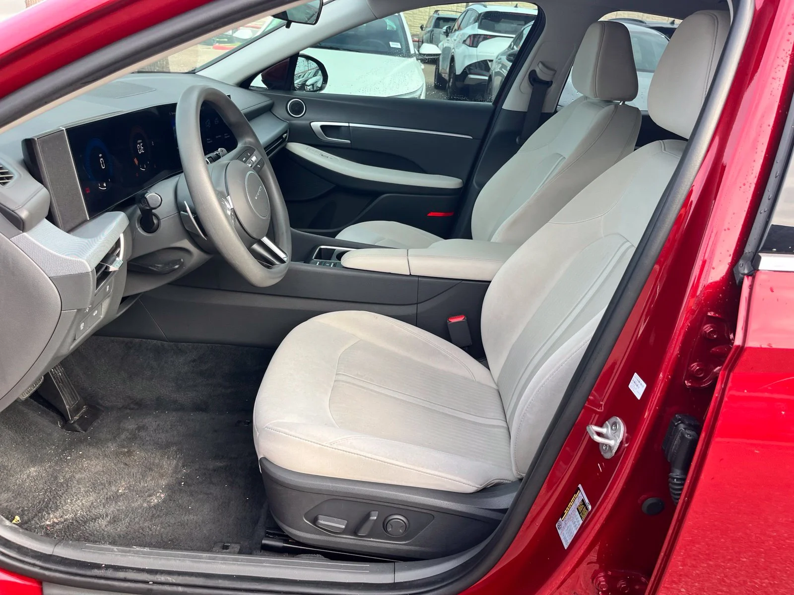 Used 2025 Red Hyundai SEL image 9
