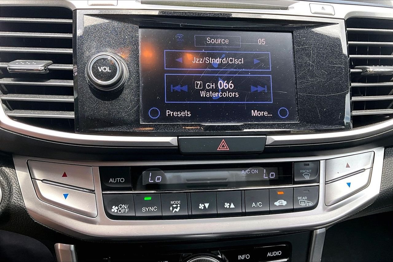 Used 2014  Honda EX-L image 25
