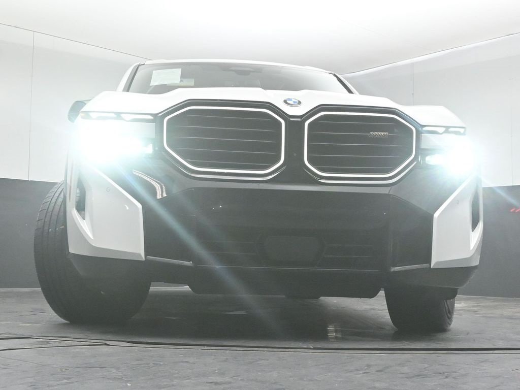 2023 BMW XM - Image 32