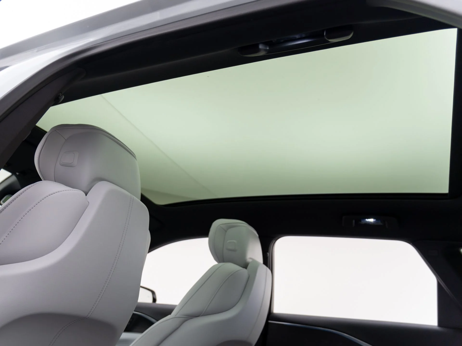 Used 2025 White Cadillac Sport image 16