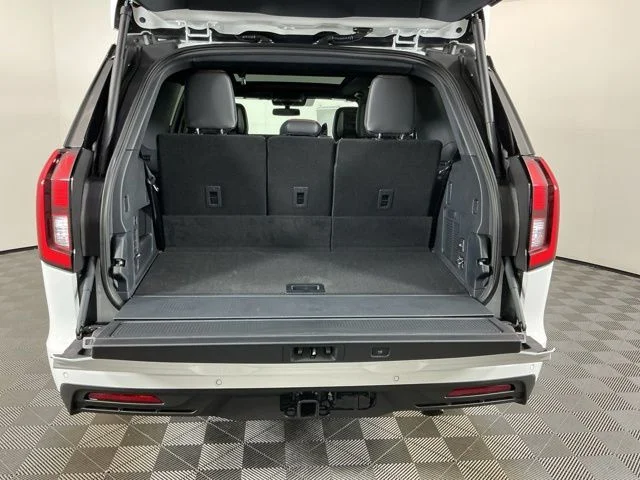 New 2026 Oxford White Ford Tremor image 31