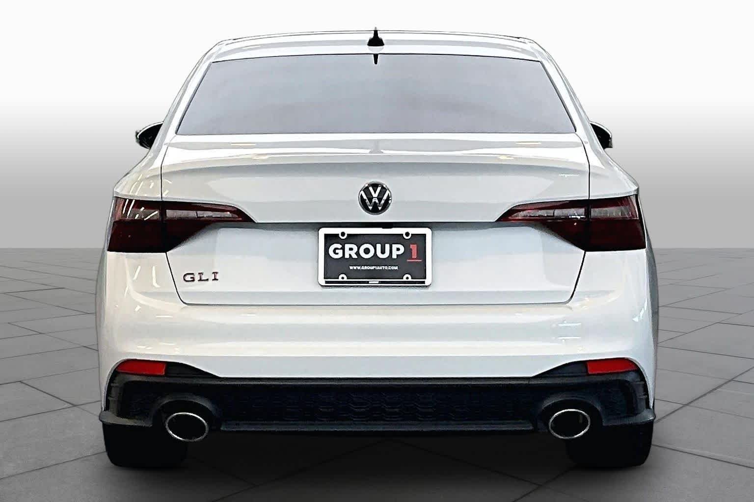 Used 2023 Pure White Volkswagen Autobahn image 5