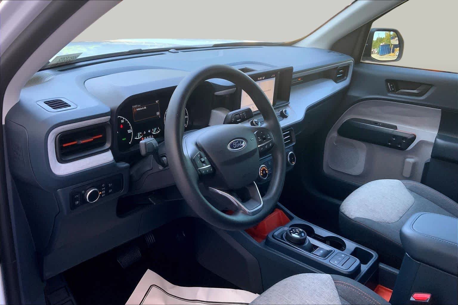 Used 2024 Oxford White Ford XLT image 17