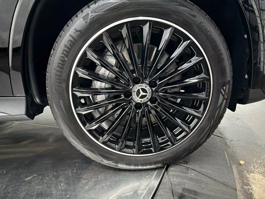 New 2027 Black Mercedes-Benz GLC 300 image 9