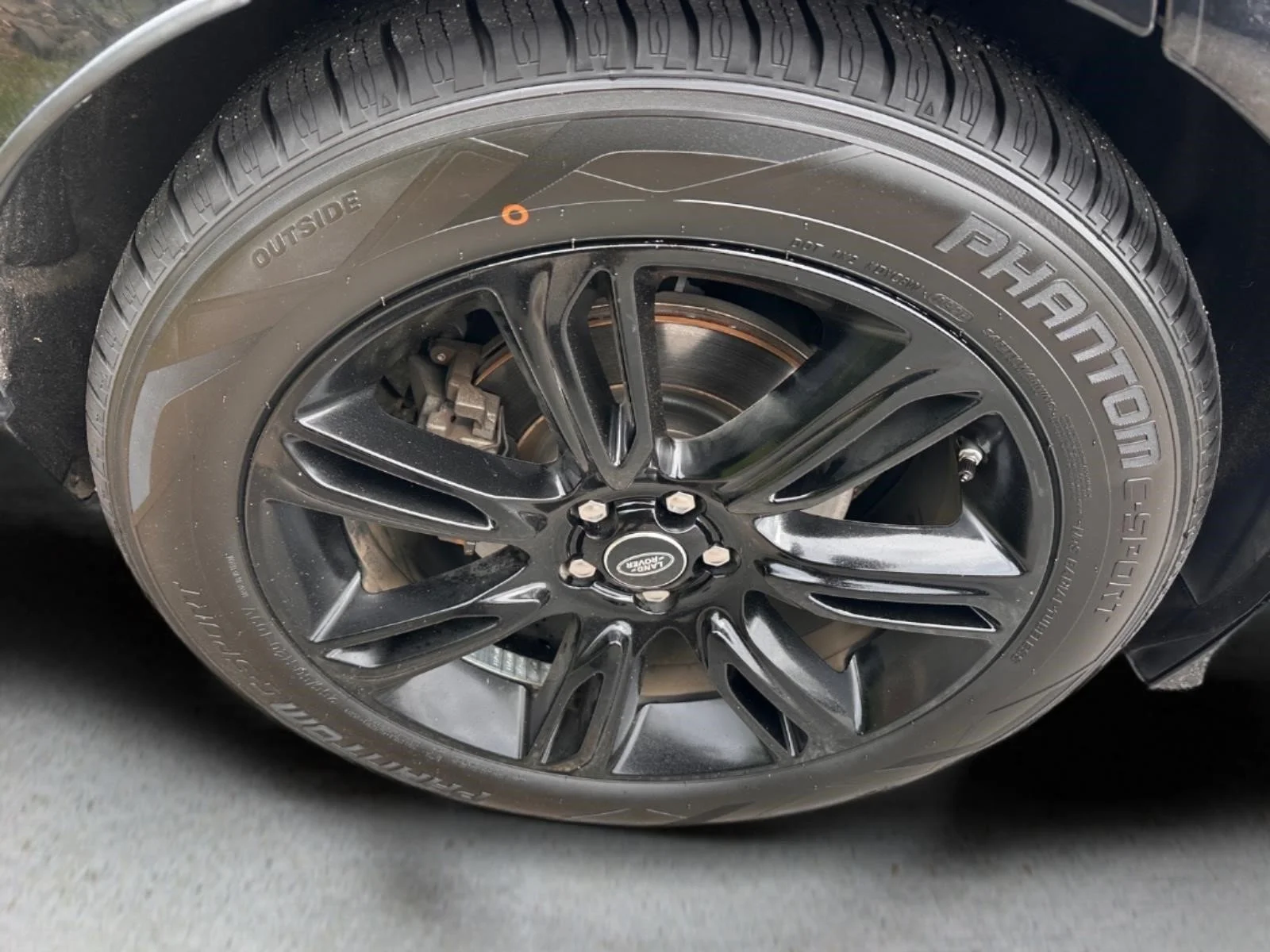 Used 2020  Land Rover R-Dynamic S image 15
