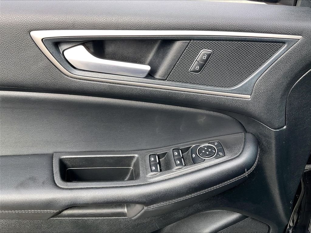 Used 2024 Agate Black Metallic Ford SEL image 36