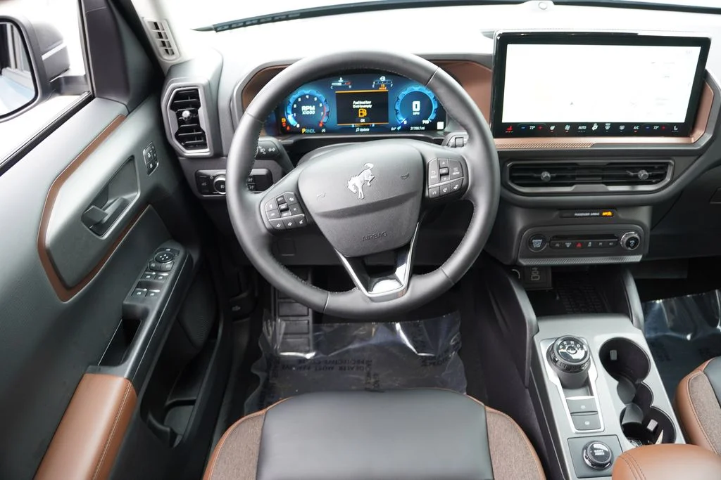 Used 2025 Azure Gray Metallic Ford Outer Banks image 19