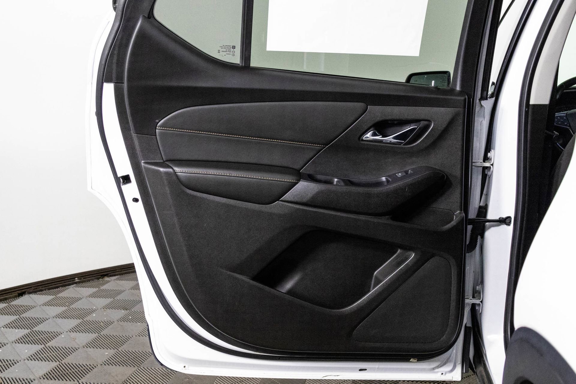 2021 CHEVROLET TRAVERSE - Image 32