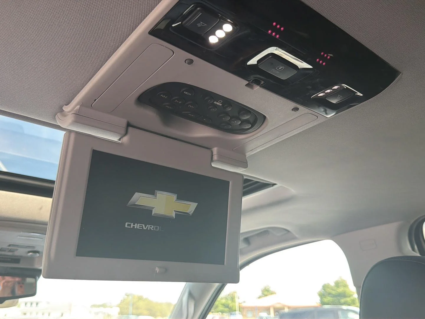 Used 2019 Black Chevrolet Premier image 23