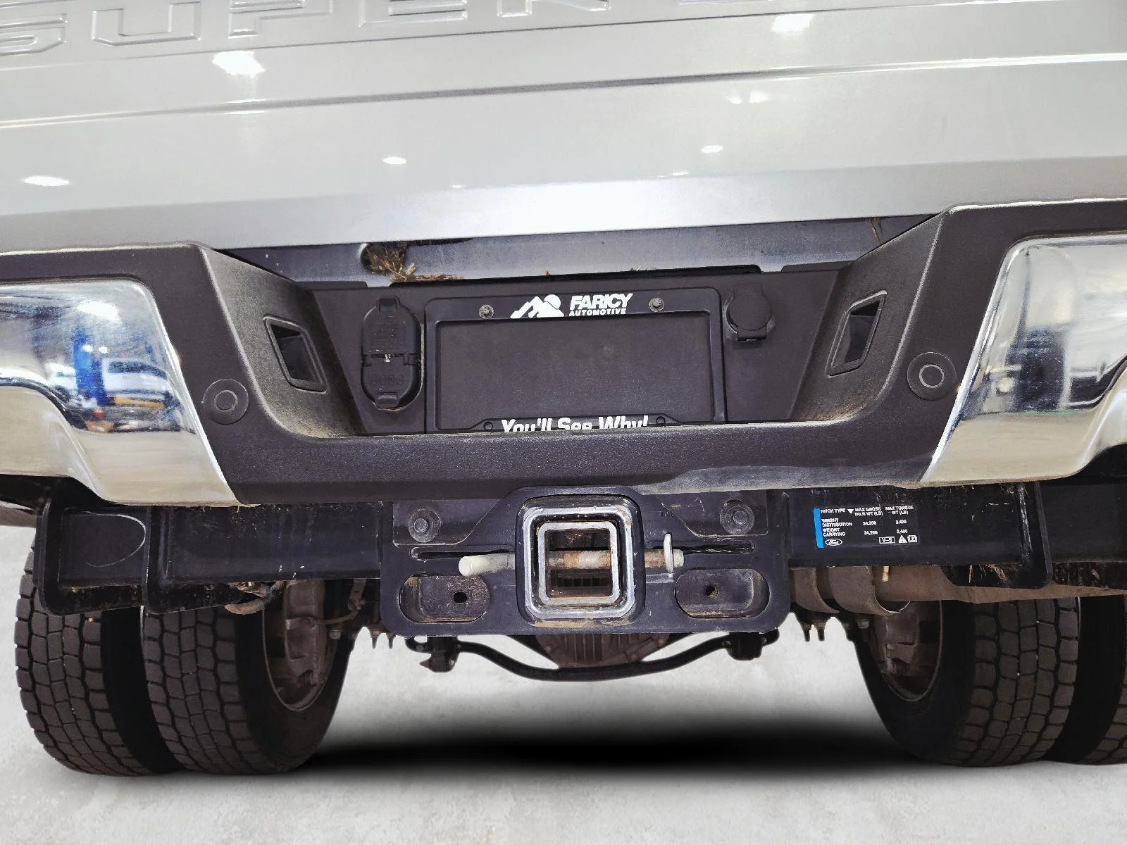 Used 2022 Iconic Silver/Carbonized Gray Ford Lariat image 48