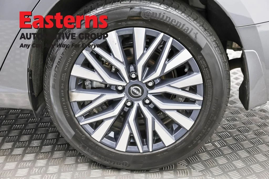 Used 2024 Gray Nissan 2.5 SV image 31